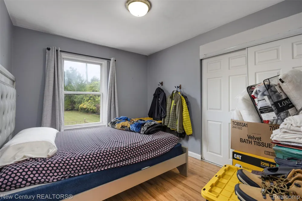 34338 Jefferson Avenue Harrison Charter Township, MI 48045