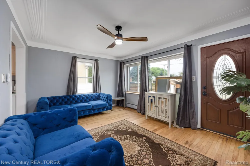 34338 Jefferson Avenue Harrison Charter Township, MI 48045