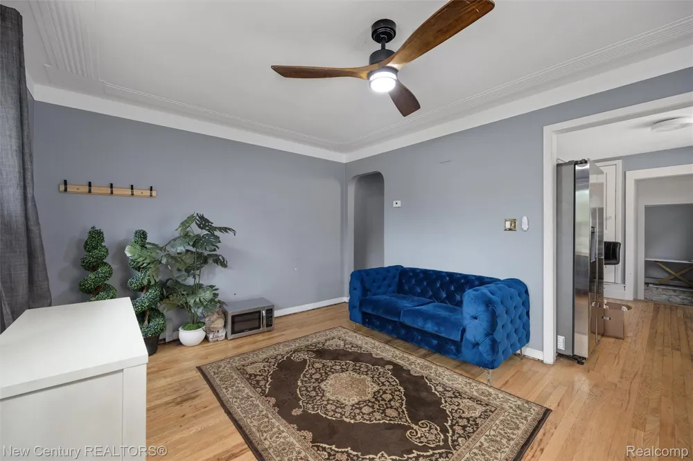 34338 Jefferson Avenue Harrison Charter Township, MI 48045