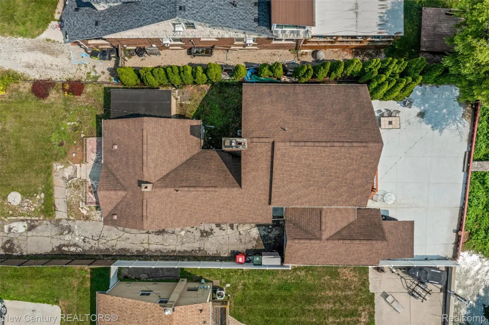 34338 Jefferson Avenue Harrison Charter Township, MI 48045