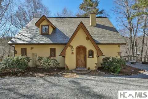 34 Red Cedar Court
