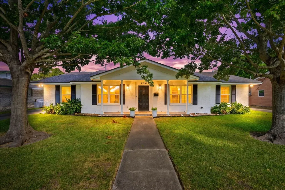 726 Meadowbrook Drive Corpus Christi, TX 78412