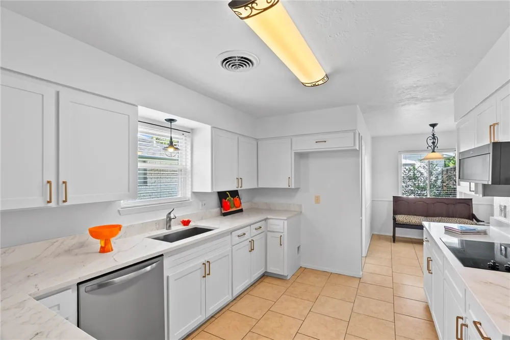 726 Meadowbrook Drive Corpus Christi, TX 78412