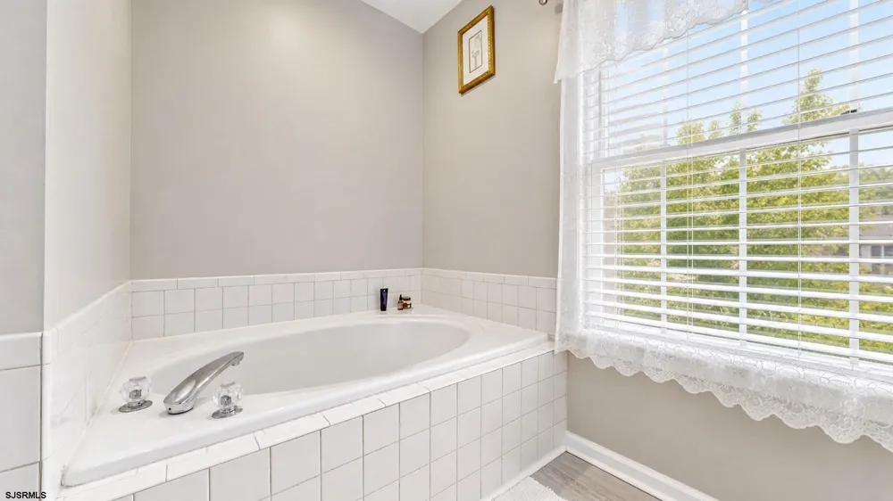 12 Summit Cir Mays Landing, NJ 08330