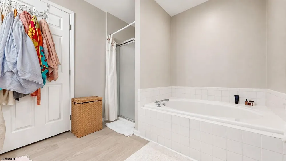 12 Summit Cir Mays Landing, NJ 08330