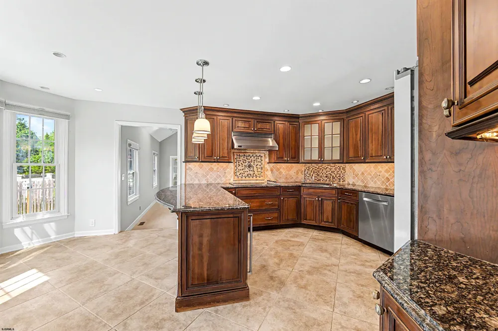 7 Heritage Dr Marmora, NJ 08223