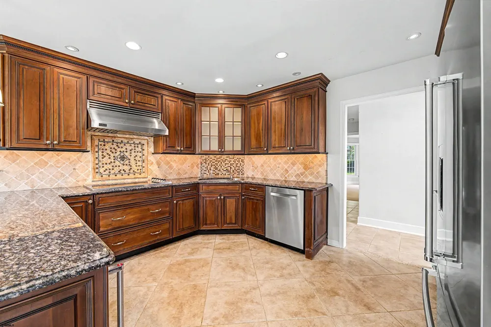 7 Heritage Dr Marmora, NJ 08223