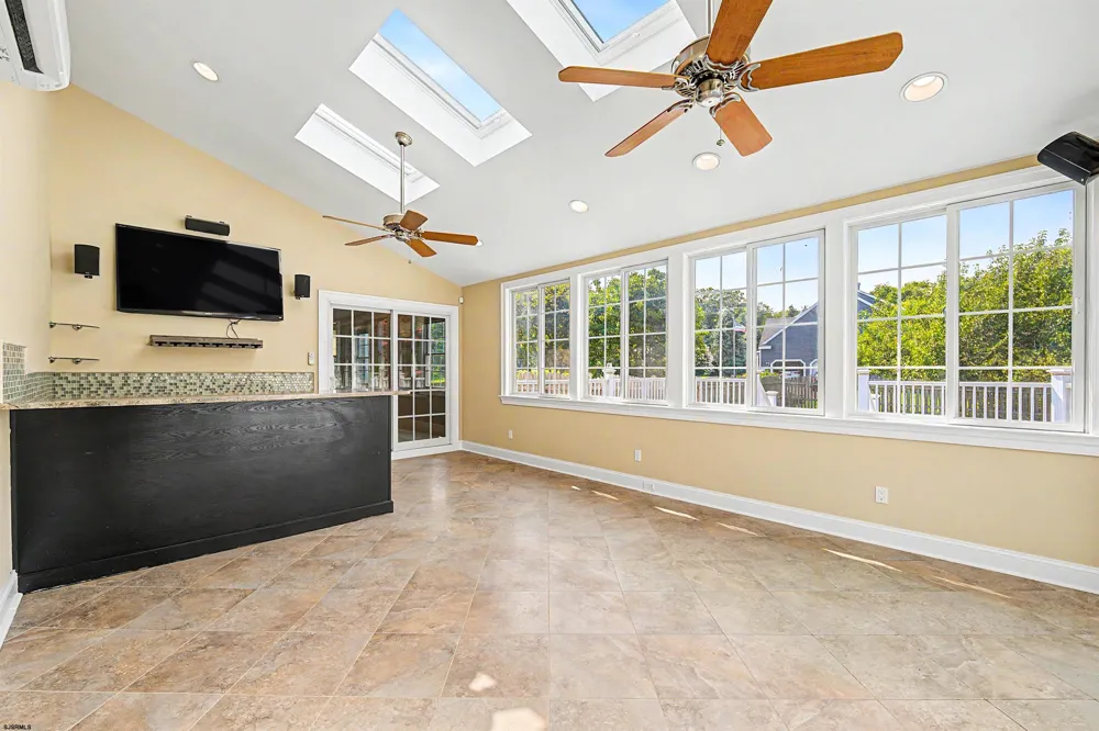 7 Heritage Dr Marmora, NJ 08223