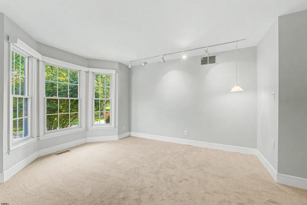 7 Heritage Dr Marmora, NJ 08223