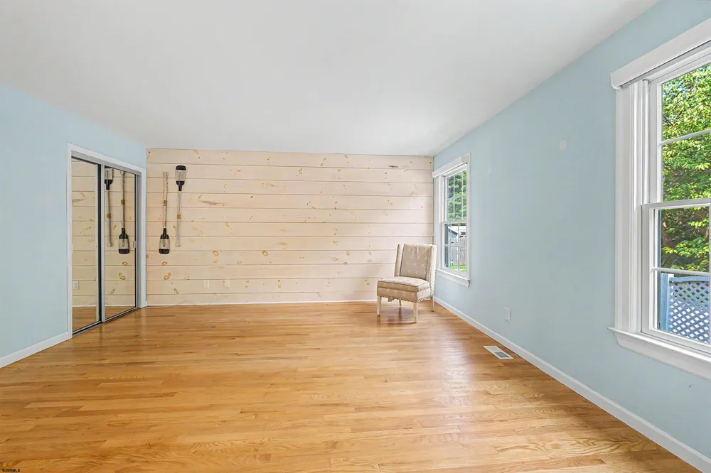 7 Heritage Dr Marmora, NJ 08223