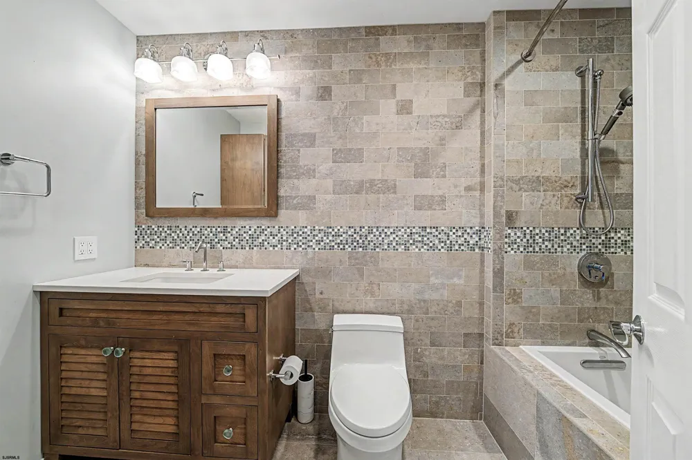7 Heritage Dr Marmora, NJ 08223