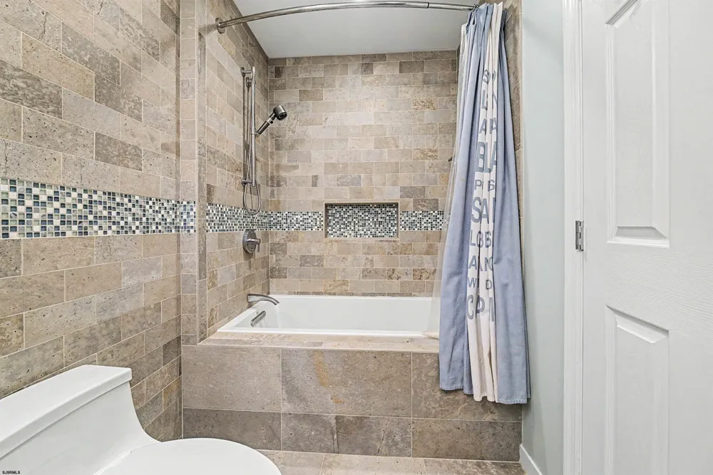 7 Heritage Dr Marmora, NJ 08223