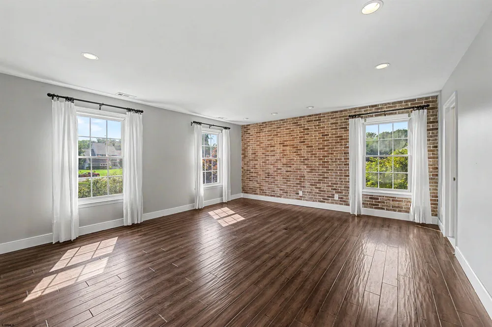 7 Heritage Dr Marmora, NJ 08223