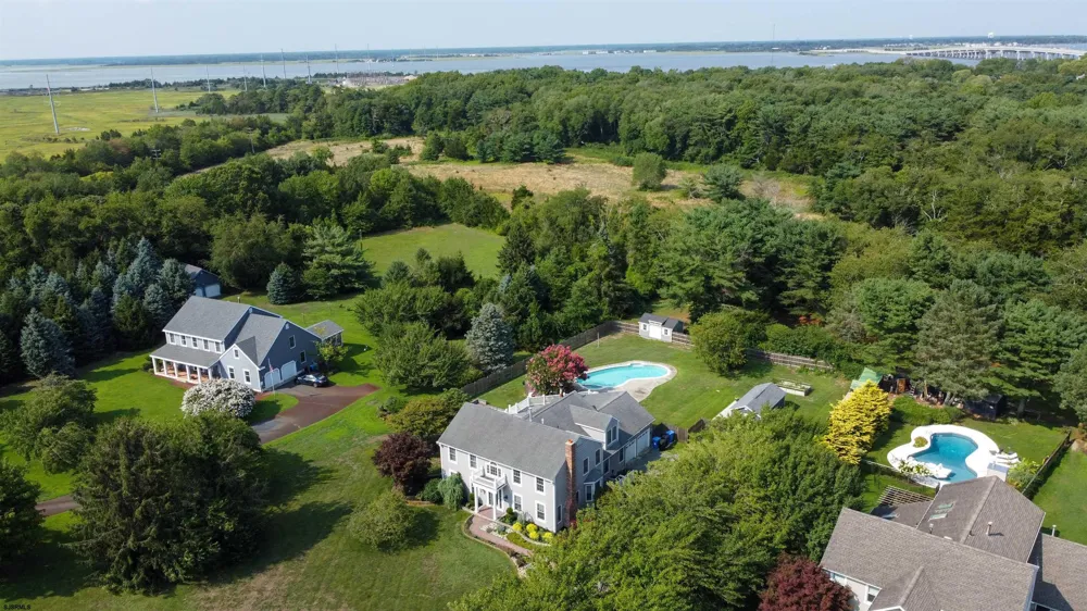 7 Heritage Dr Marmora, NJ 08223