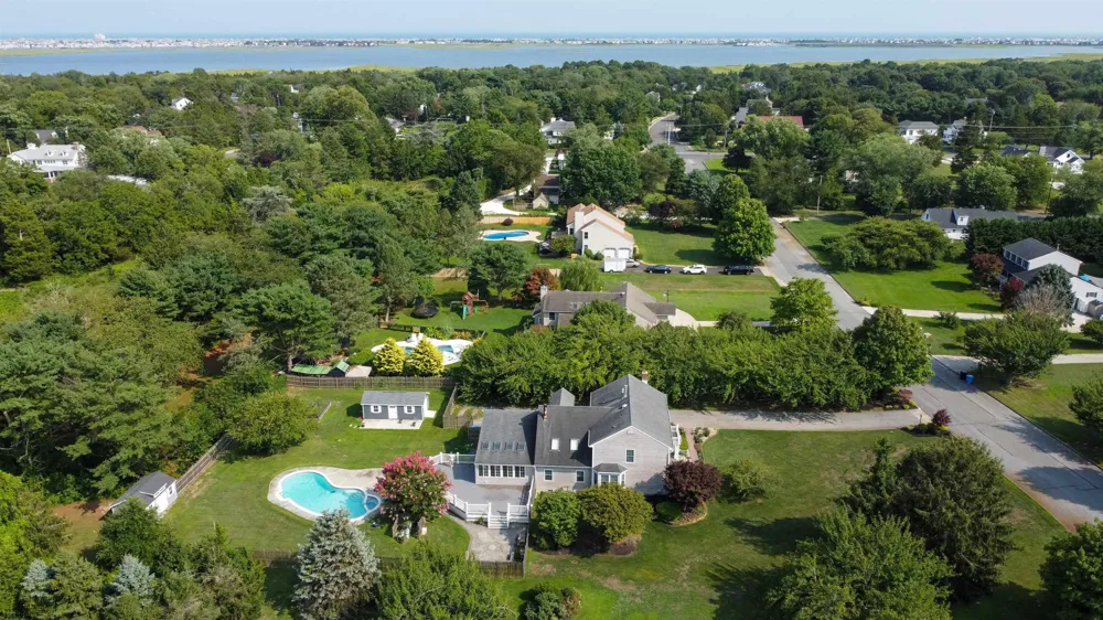 7 Heritage Dr Marmora, NJ 08223