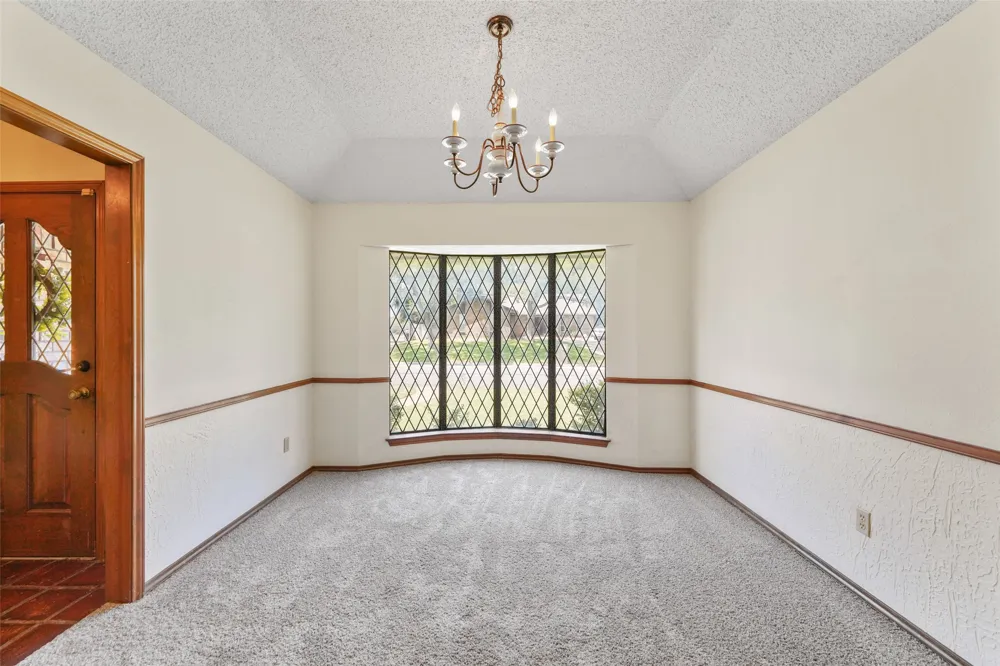 2323 Brookside Drive Arlington, TX 76012