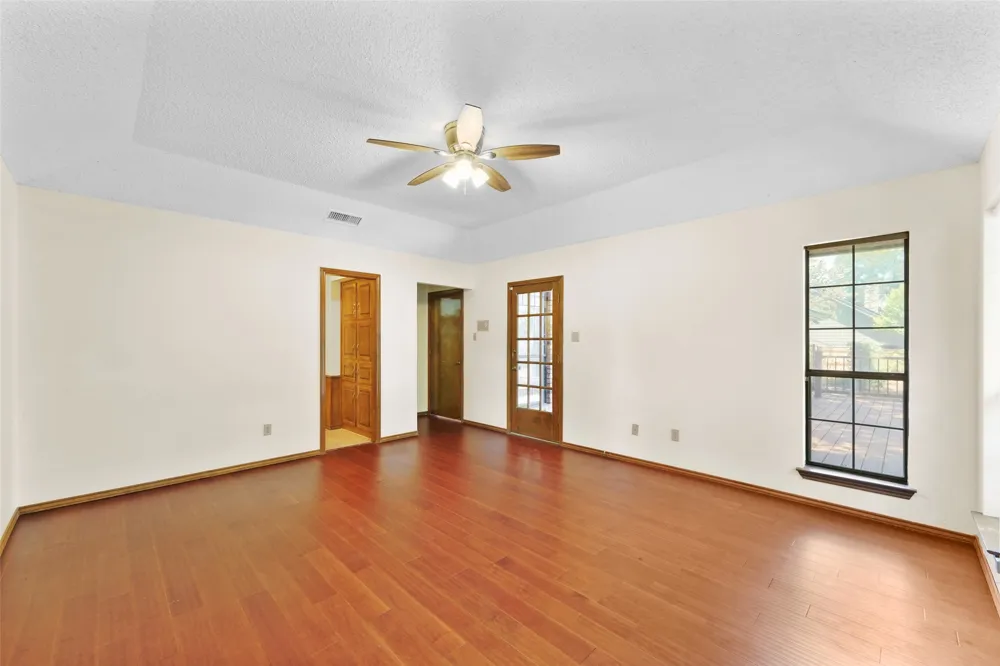 2323 Brookside Drive Arlington, TX 76012