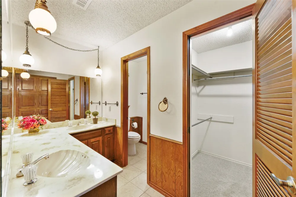 2323 Brookside Drive Arlington, TX 76012