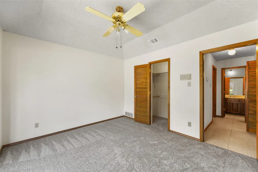 2323 Brookside Drive Arlington, TX 76012