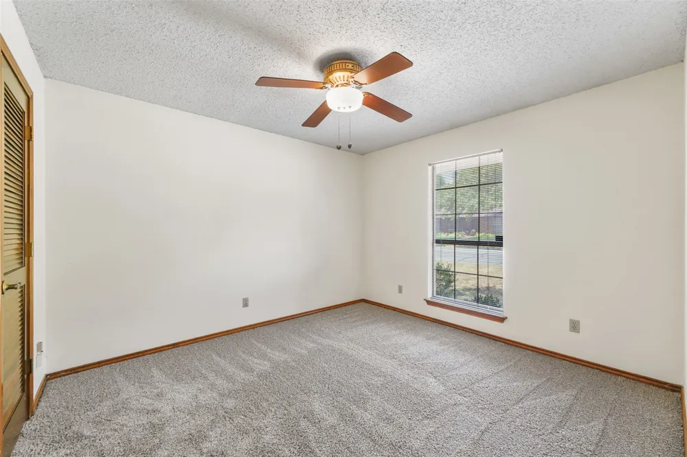2323 Brookside Drive Arlington, TX 76012