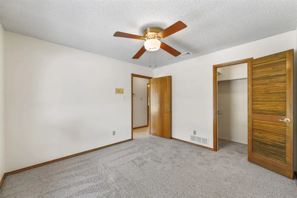 2323 Brookside Drive Arlington, TX 76012