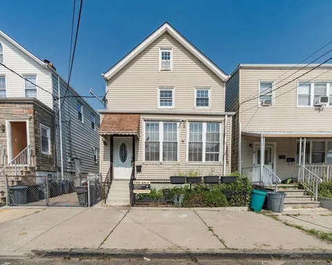 179 HOBART AVE