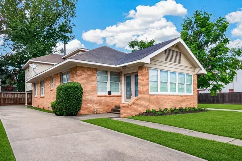 2905 Rosewood Street