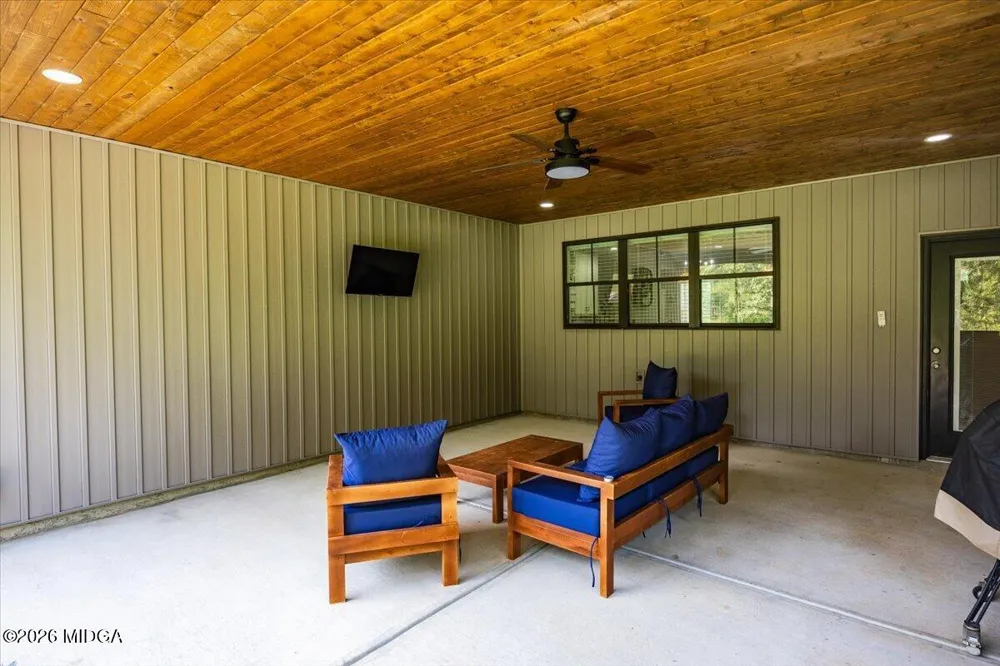 252 Rum Creek Pass Juliette, GA 31046