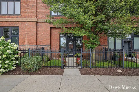 600 Broadway Avenue NW #124