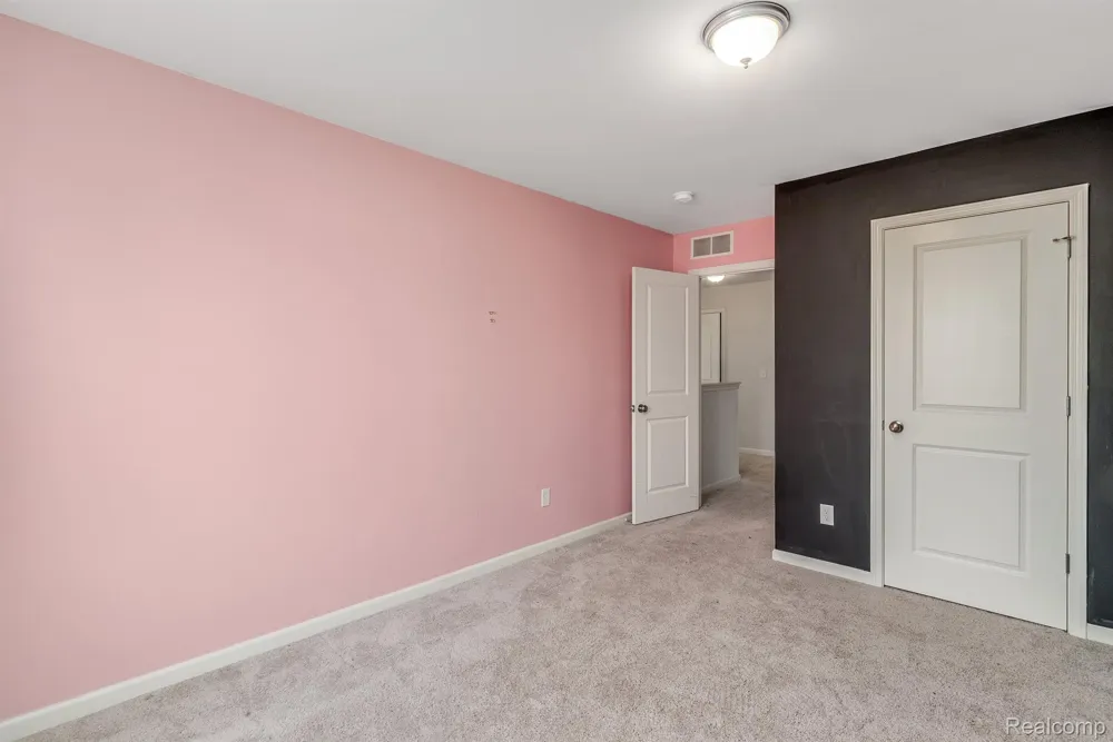 10219 Island Lake Drive Taylor City, MI 48180