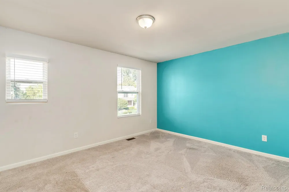 10219 Island Lake Drive Taylor City, MI 48180
