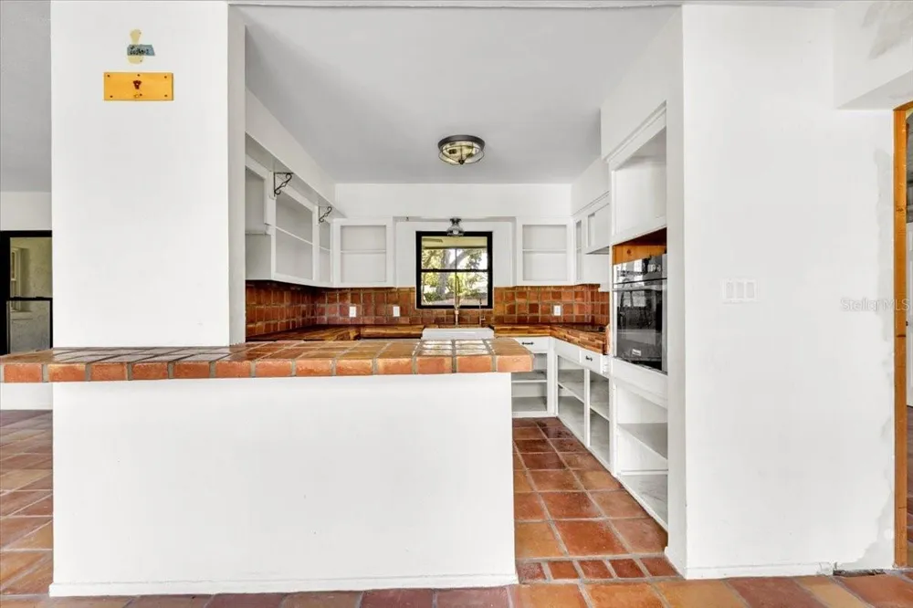 807 LUCILLE AVENUE Nokomis, FL 34275