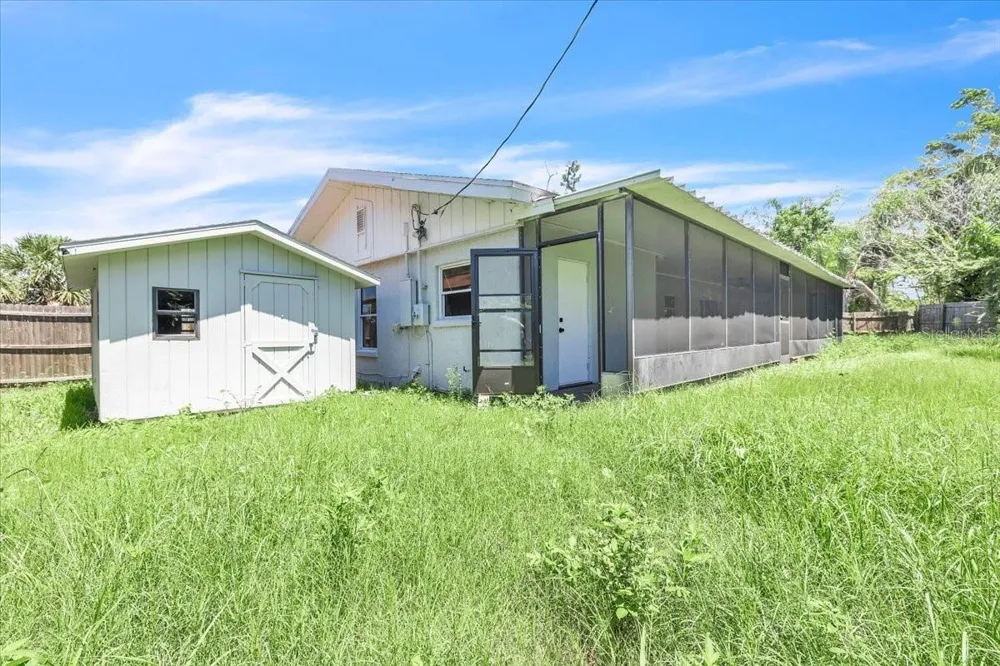 807 LUCILLE AVENUE Nokomis, FL 34275