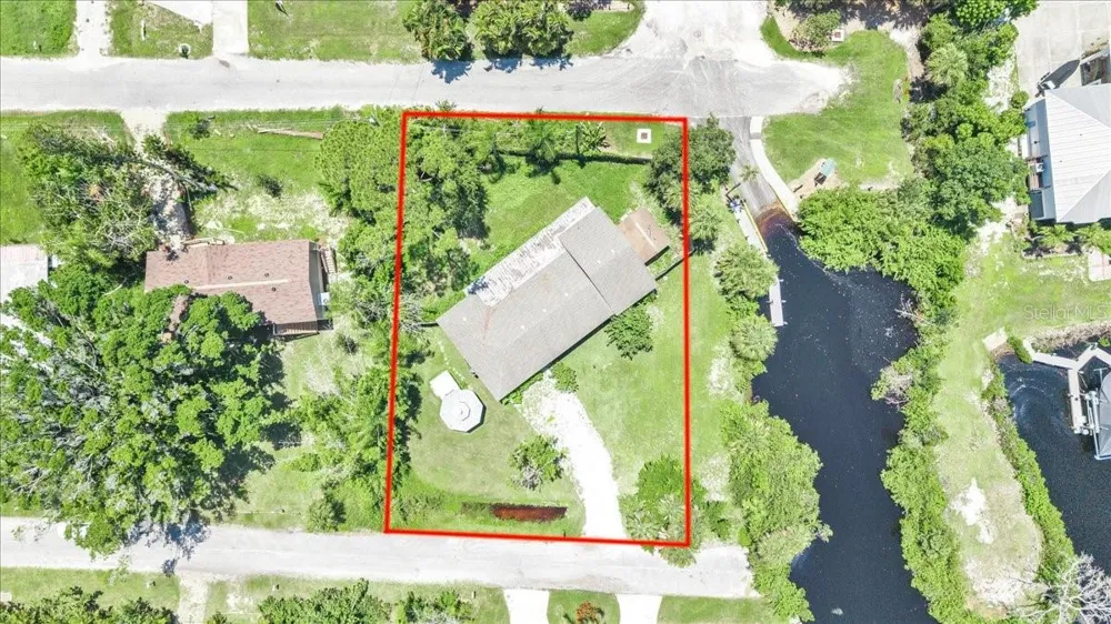 807 LUCILLE AVENUE Nokomis, FL 34275