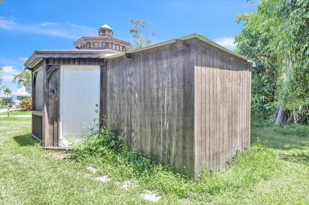 807 LUCILLE AVENUE Nokomis, FL 34275