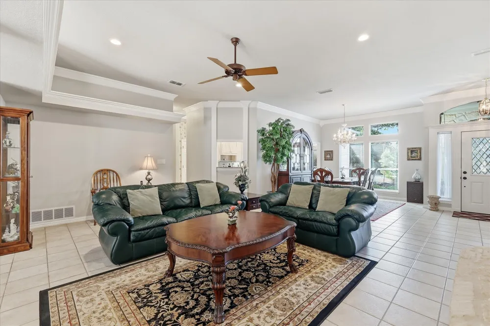 144 Saddle Brook Drive Hudson Oaks, TX 76087