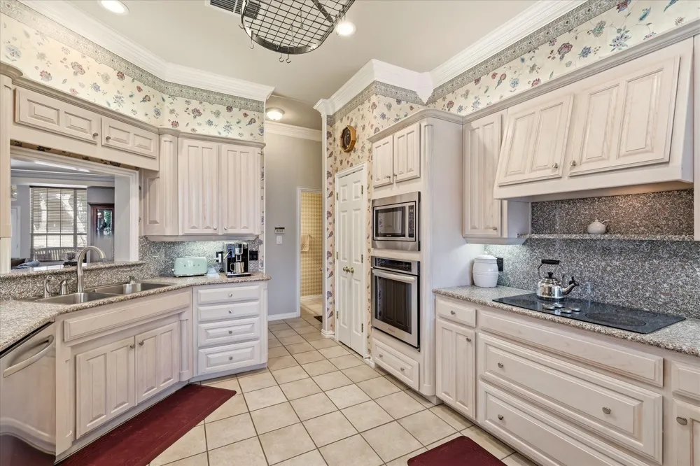 144 Saddle Brook Drive Hudson Oaks, TX 76087