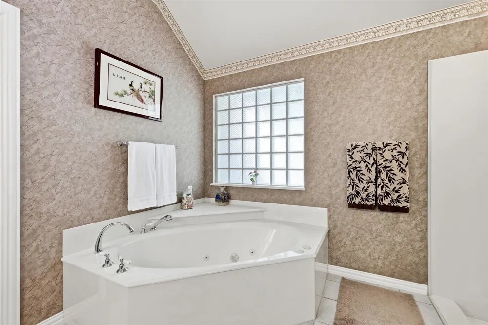 144 Saddle Brook Drive Hudson Oaks, TX 76087