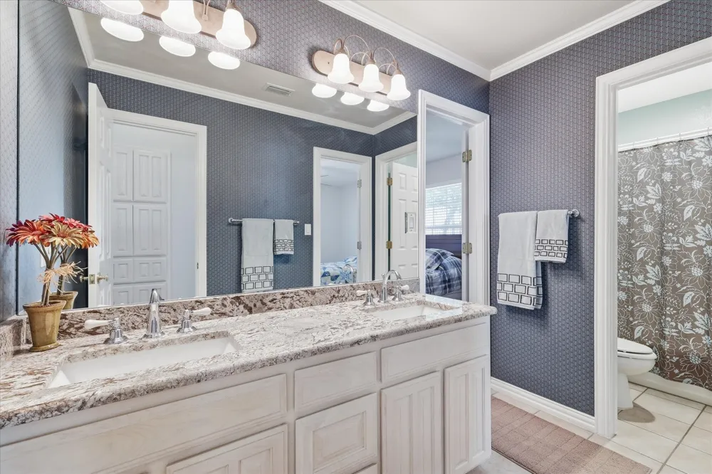 144 Saddle Brook Drive Hudson Oaks, TX 76087