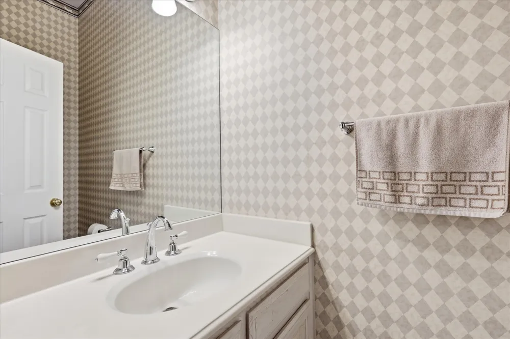 144 Saddle Brook Drive Hudson Oaks, TX 76087