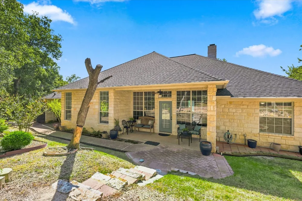 144 Saddle Brook Drive Hudson Oaks, TX 76087
