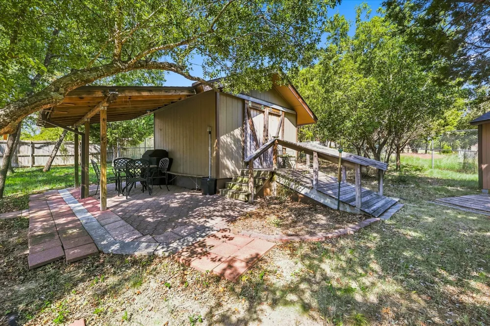 144 Saddle Brook Drive Hudson Oaks, TX 76087