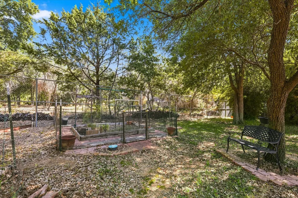 144 Saddle Brook Drive Hudson Oaks, TX 76087
