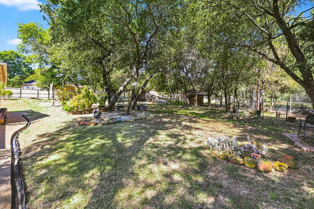 144 Saddle Brook Drive Hudson Oaks, TX 76087