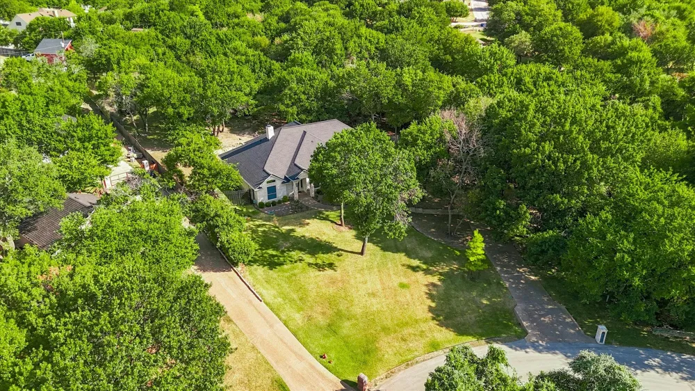 144 Saddle Brook Drive Hudson Oaks, TX 76087