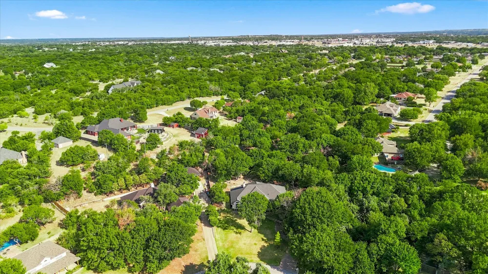 144 Saddle Brook Drive Hudson Oaks, TX 76087