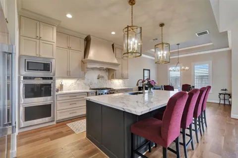 1746 Spring View