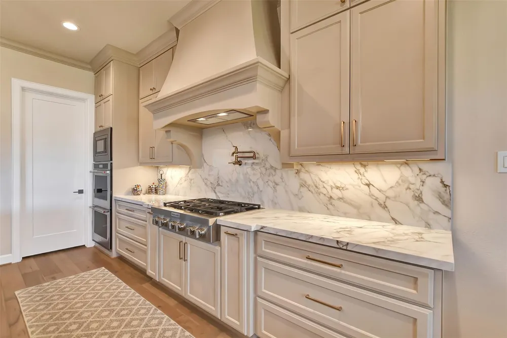 1746 Spring View Friendswood, TX 77546