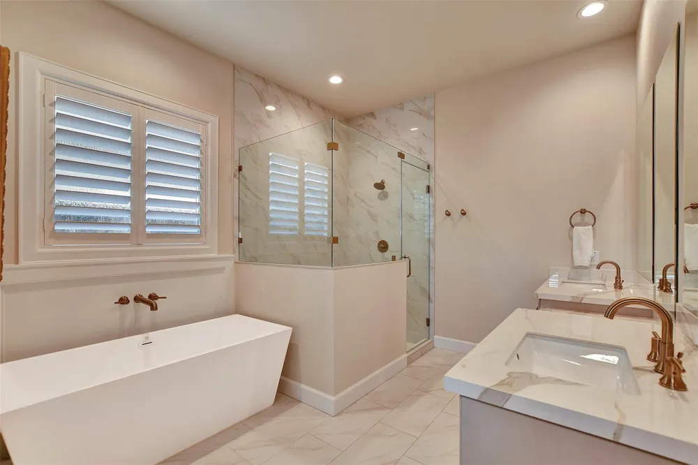 1746 Spring View Friendswood, TX 77546