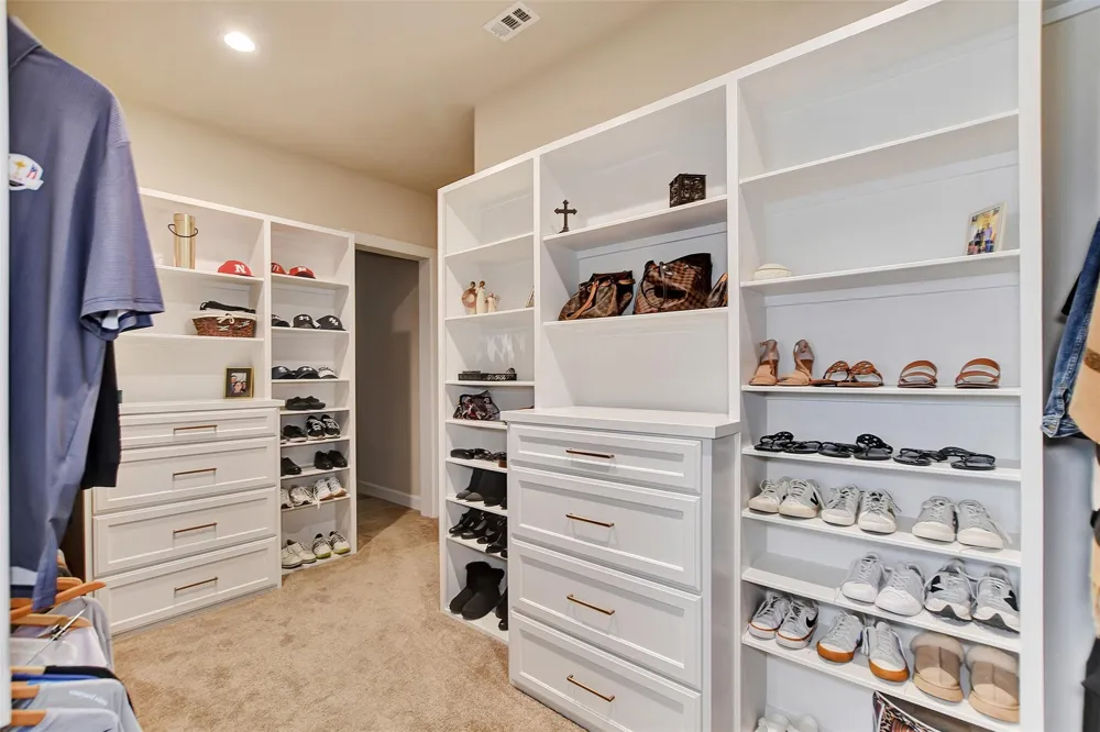 1746 Spring View Friendswood, TX 77546
